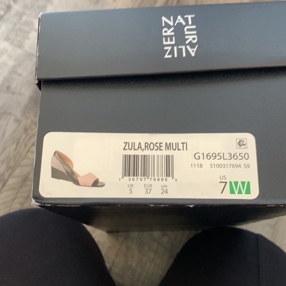 New In Box Naturalizer Zula dressy wedge - Picture 5 of 5